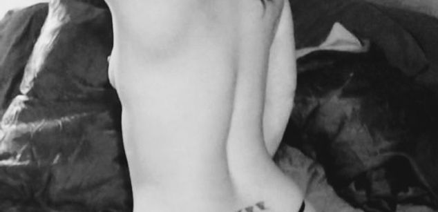 Model - Rikki Reed milf