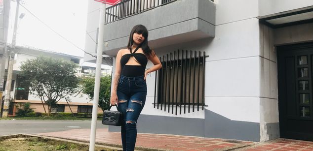 Model - Emily_Hot_ cum