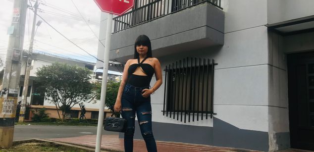 Model - Emily_Hot_ cum