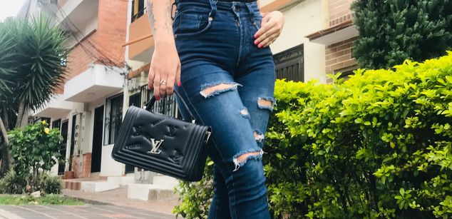 Model - Emily_Hot_ cum