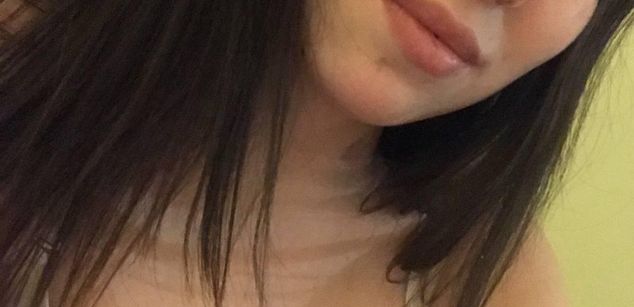 Model - lesli_faves lick