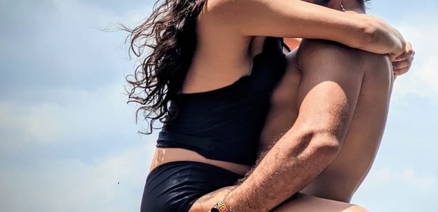 Model - JEIMY DAYANA TOLOZA URRUTIA couple