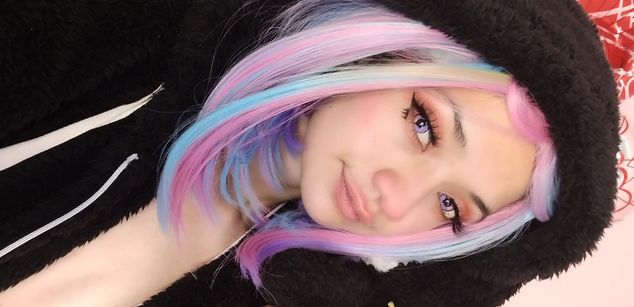 Model - Ms.Pickles squirt