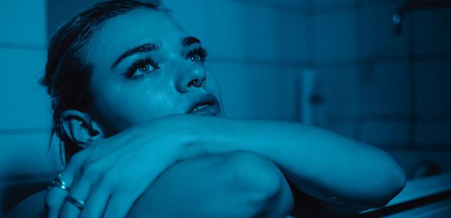 Model - AmberDR petite