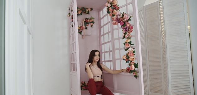 Model - Helen Mouris Hot