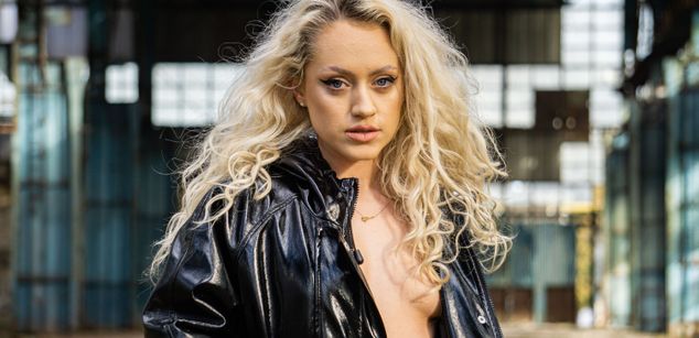 Model - Ariadne teen