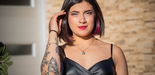 Model - Miss Mia feet