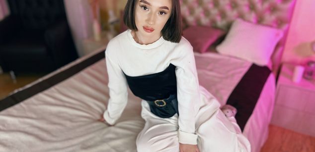 Model - Julie Vang teen