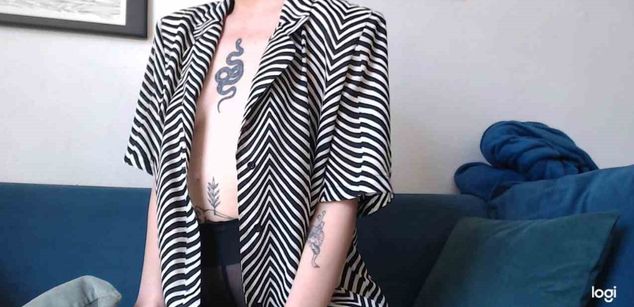 Model - oly constantinou feet