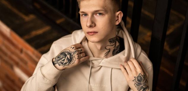 Model - YoureLittleBoy LOVENSE