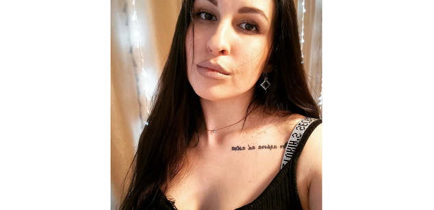 Model - Happiness brunettes