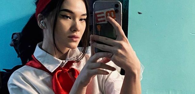 Model - Ann Ki showfeet