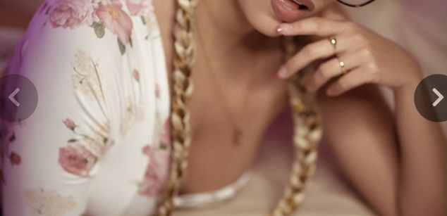 Model - ROXY MORGAN amorosa