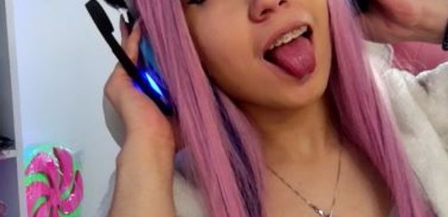 Model - Melody Rinald babgirl