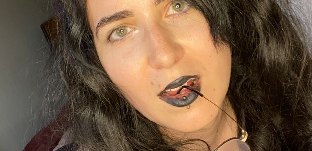 Model - Alice Darling fisting