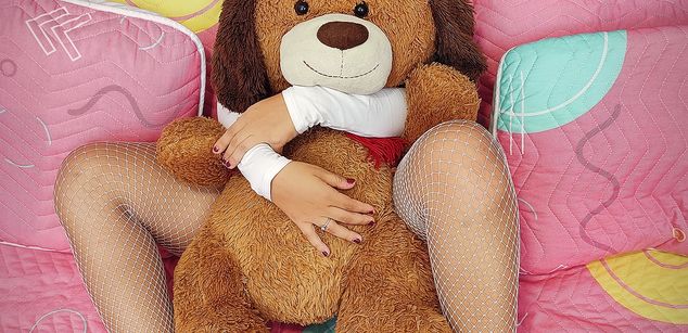 Model - AllieRousse feet