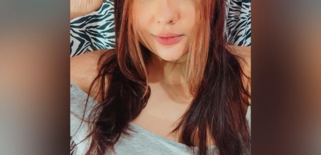 Model - VALERY SOFIA smoking