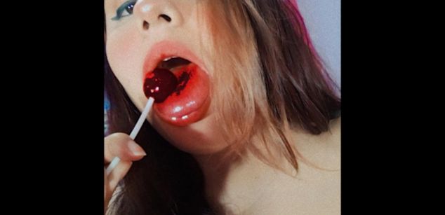 Model - VALERY SOFIA smoking