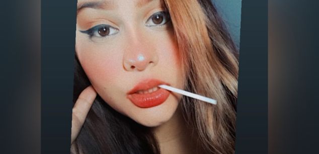 Model - VALERY SOFIA smoking