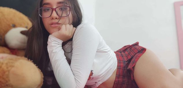 Model - AllieRousse feet