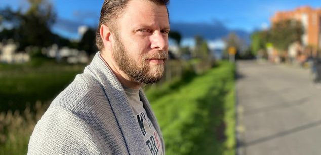 Model - MASTER BRUCE humiliation