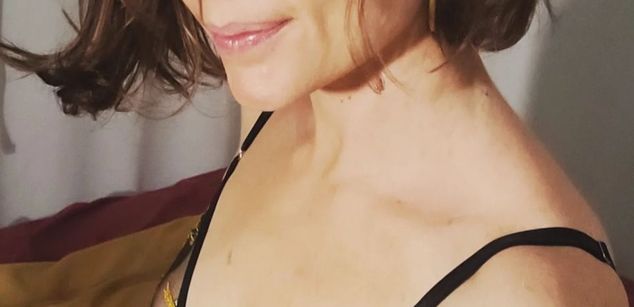 Model - Alice Finch spanking