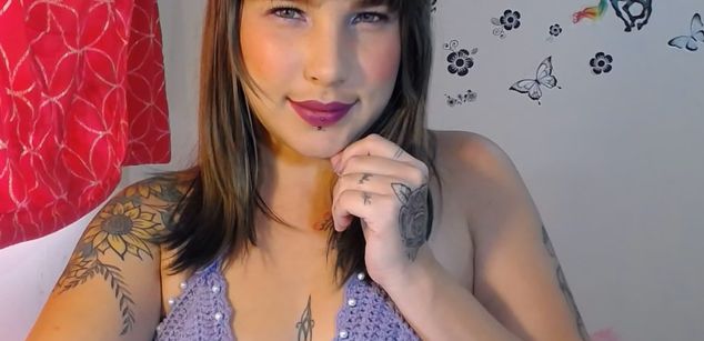 Model - ShayraFox beauty