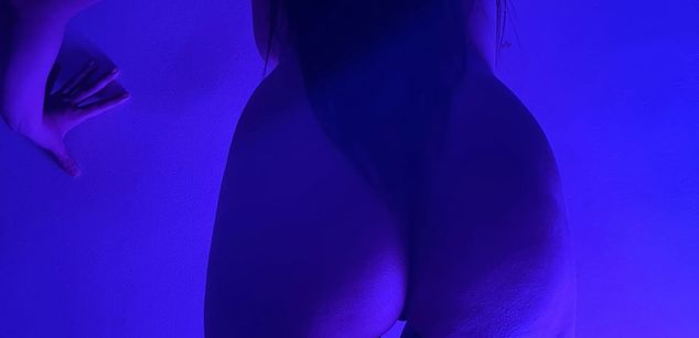 Model - Amy Banma tattos