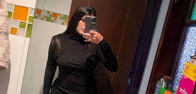 Model - Mara Castillo latina