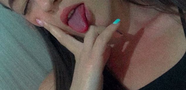 Model - AliceGrey latina