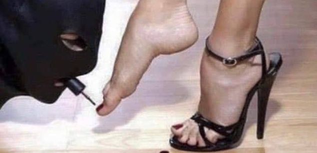 Model - FEET ADDICTION bdsm