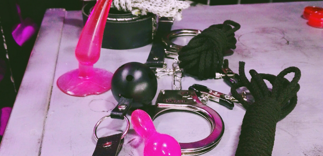 Model - FEET ADDICTION bdsm