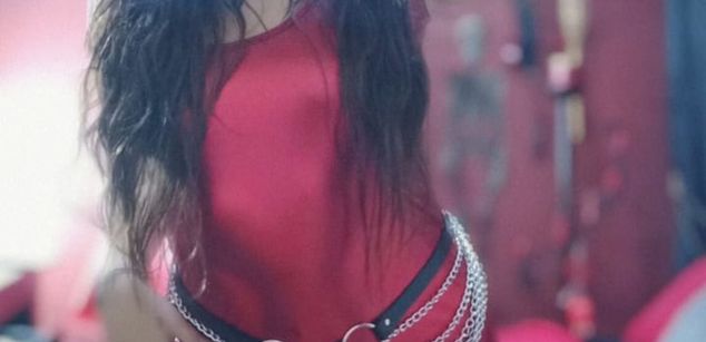 Model - Kim Daniels natural