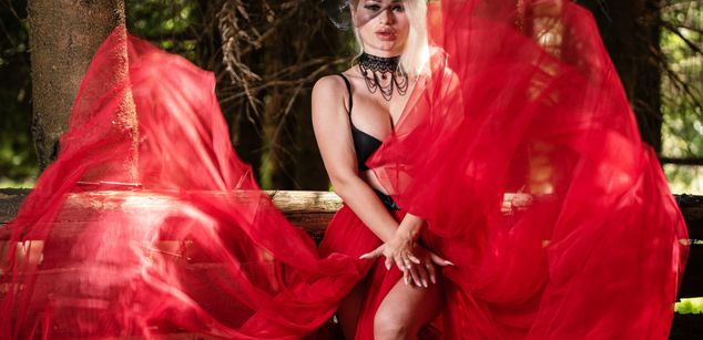 Model - MistressSarahDom femdom