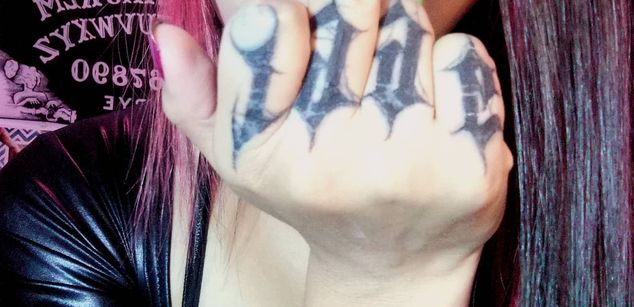 Model - FEET ADDICTION bdsm