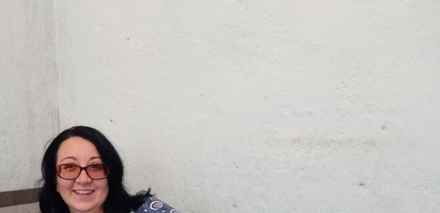 Model - AnnaGold striptease