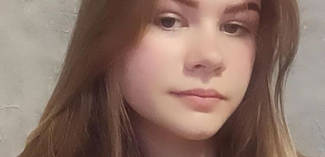 Model - Mila Azul teen