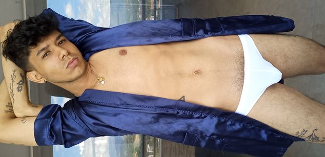 Model - Jamssa Twink