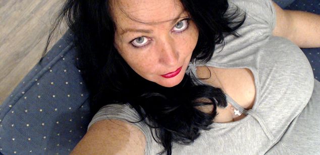 Model - BruneteBBW outfits