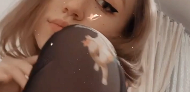 Model - MillaFancy masturbation