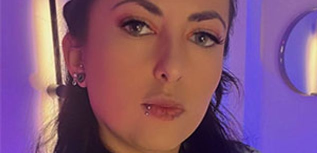 Model - Art4ursense sissy