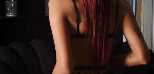 Model - MelanyHarperr feet