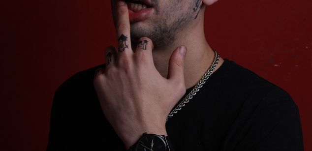 Model - maldit0diabl0 bigpennis