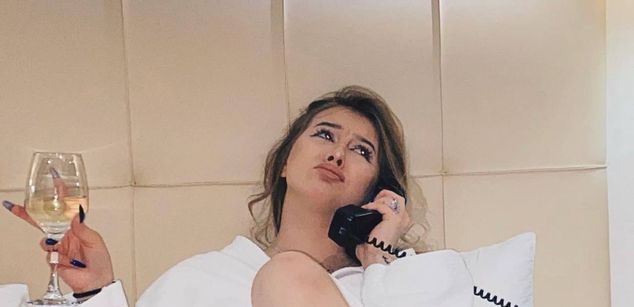 Model - Lika nipples