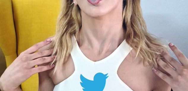 Model - Ellie Bloom dildo