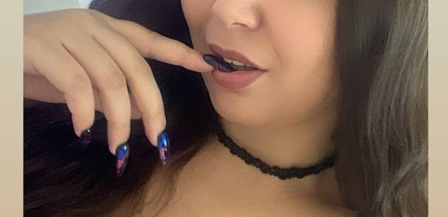 Model - Nicole Fancy bigboobs