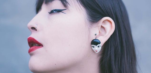 Model - Mulanlove strip