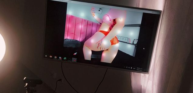 Model - prettynahia bailar