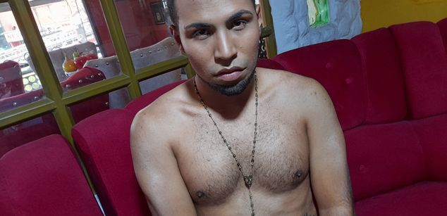 Model - luc_and_mathy play