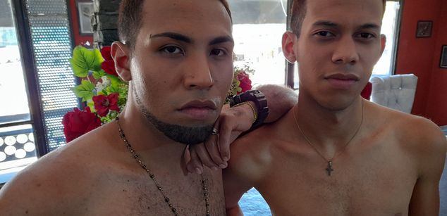 Model - luc_and_mathy play